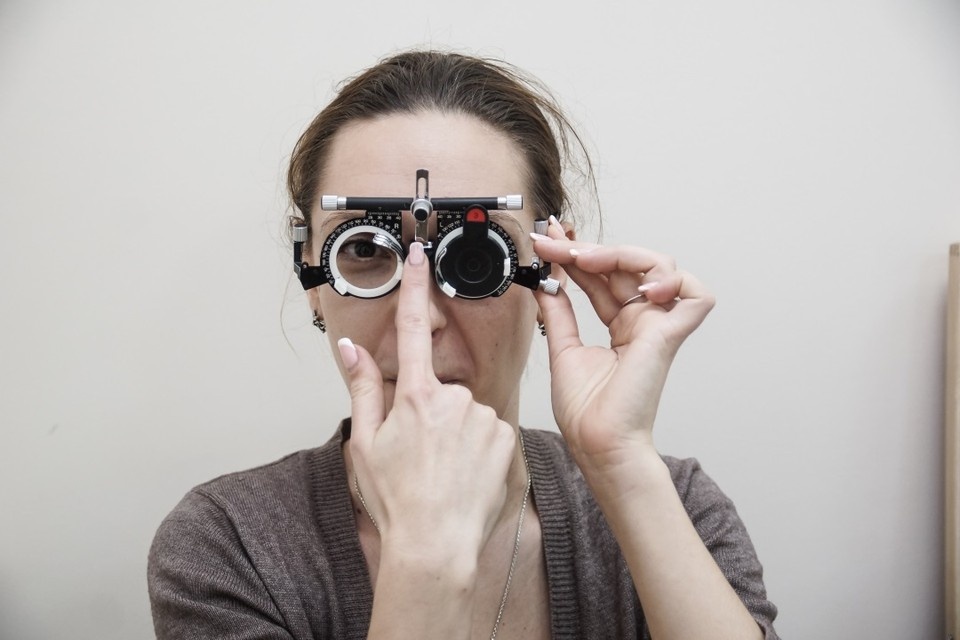    Кварцевая лампа может быть опасна для глаз. Светлана МАКОВЕЕВА