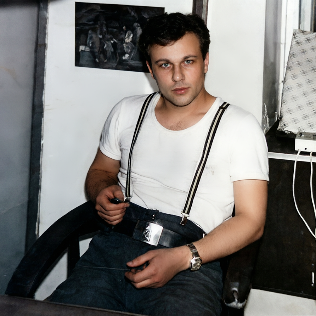 Фото автора, изображение улучшено и раскрашено нейросетью