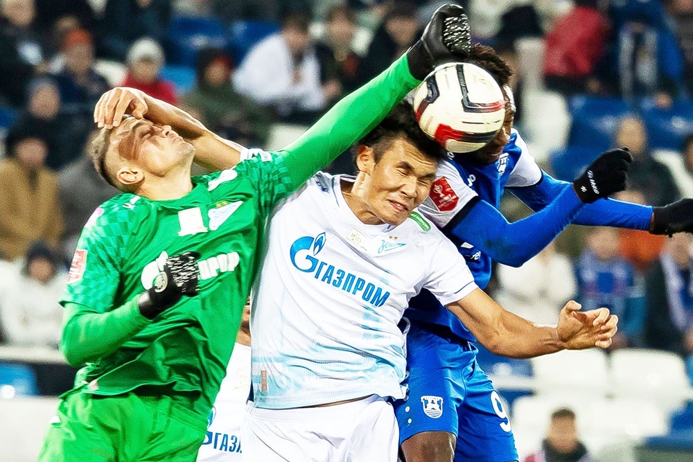    Футболисты "Зенита" и "Балтики" бились в матче на вылет: дальше прошла петербуржская команда. / РИА новости