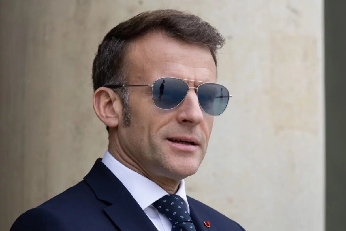    Действия французского лидера расходятся с его словами.