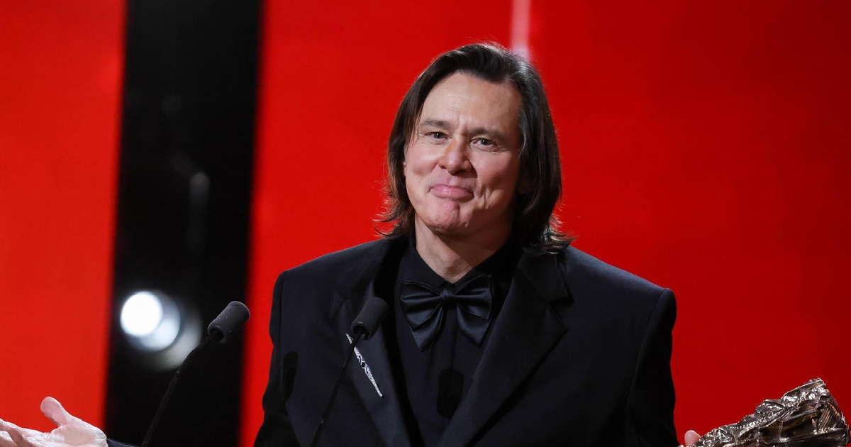 Джим Керри на недавней премии в Париже.