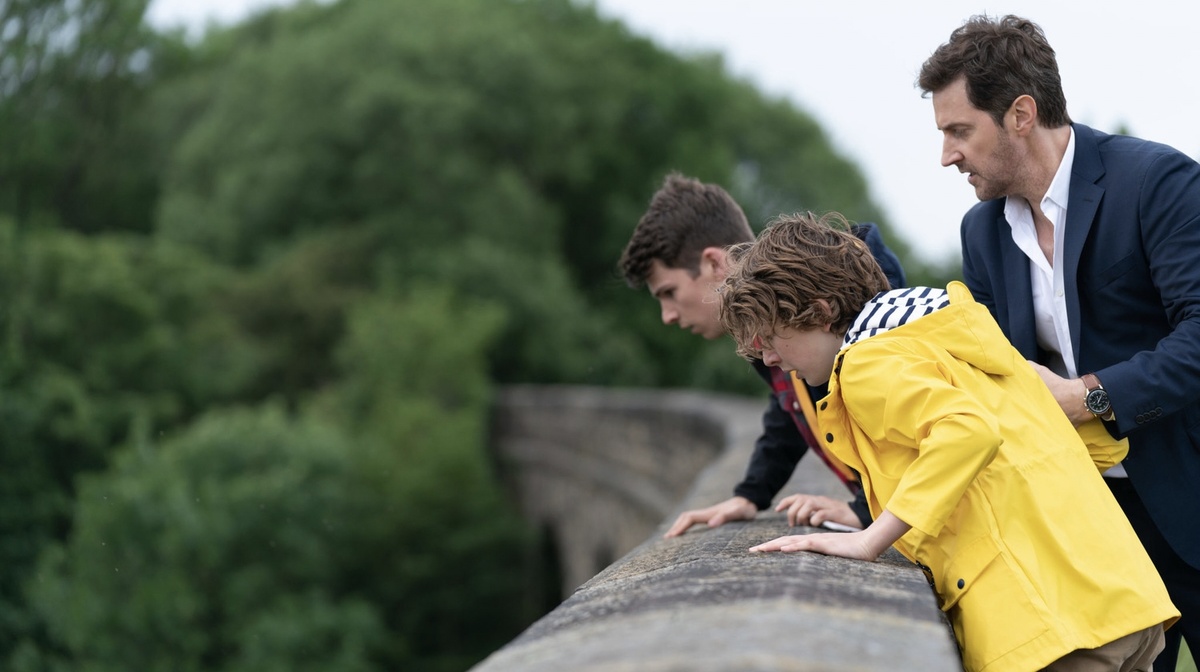 Кадр из мини-сериала «Незнакомка», 2020 год, режиссеры Дэниэл О’Хара, Ханна Куинн