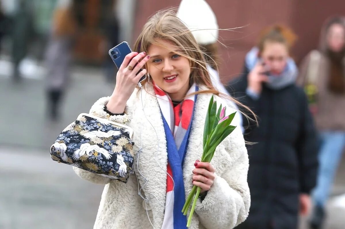    Погода станет ясной, весеннее настроение передать будет проще.