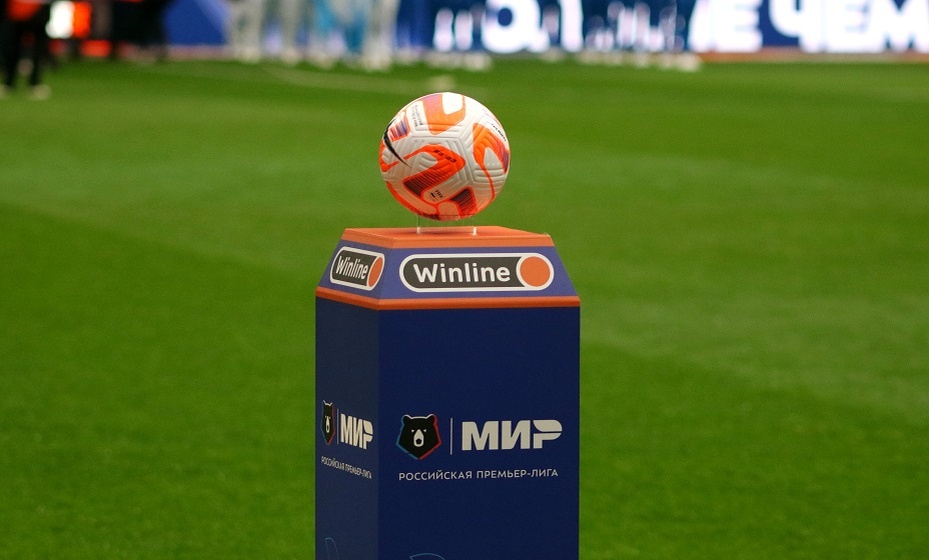    Два российских банка хотят занять место «Мир» в качестве титульного партнёра РПЛ. Фото: Global Look Press