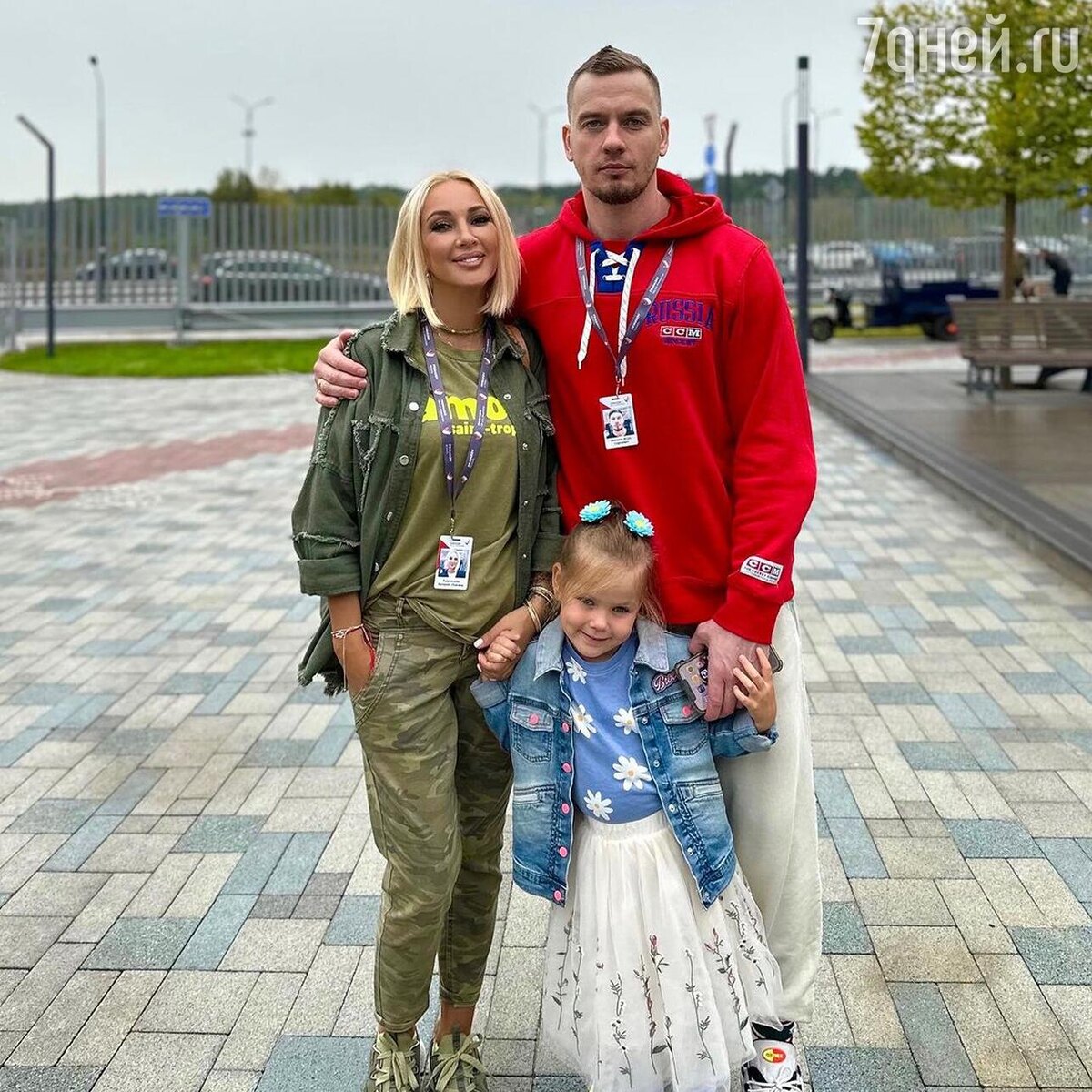    Лера Кудрявцева с мужем Игорем и дочкой Социальные сети