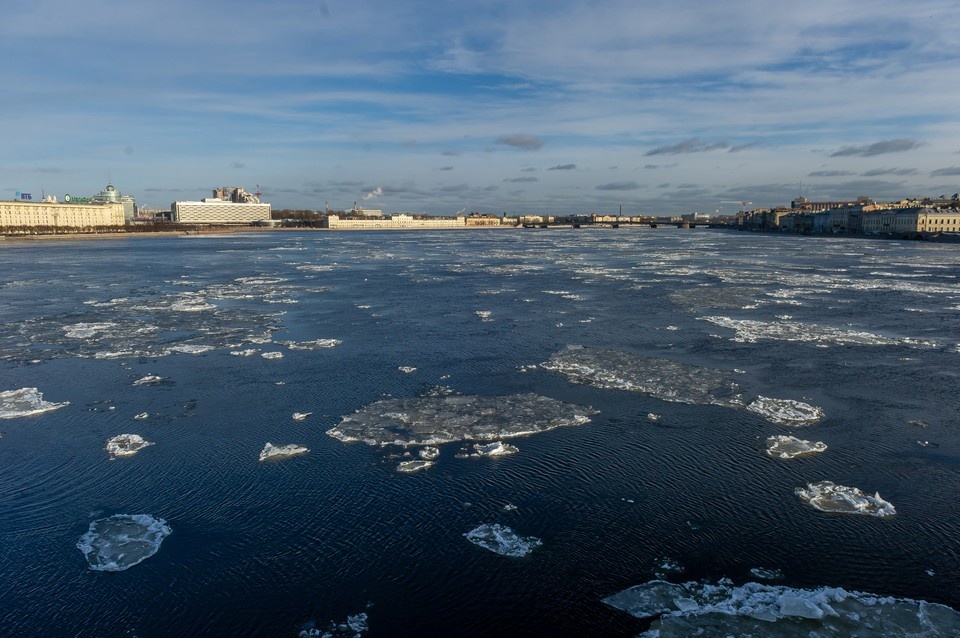    Финский залив начал таять. Олег ЗОЛОТО