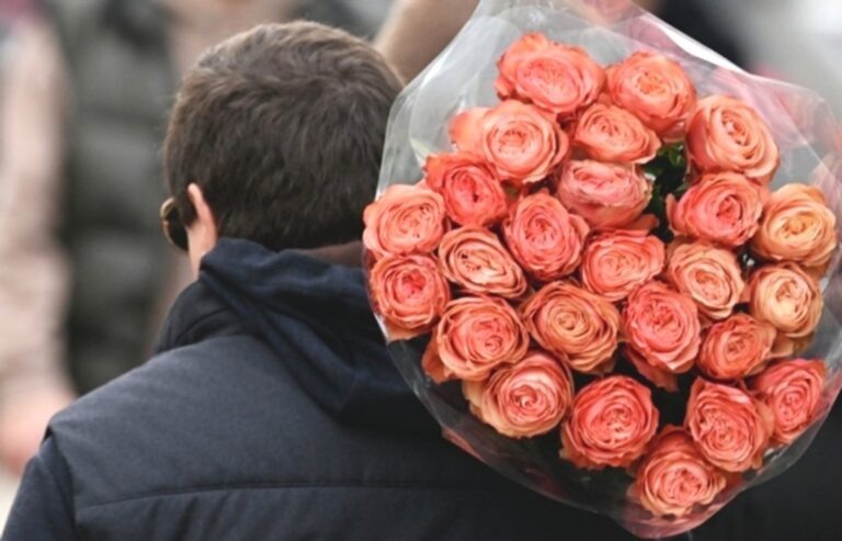    Иллюстрация к материалу: Подарки без разочарований: как управлять ожиданиями и показывать пример детям