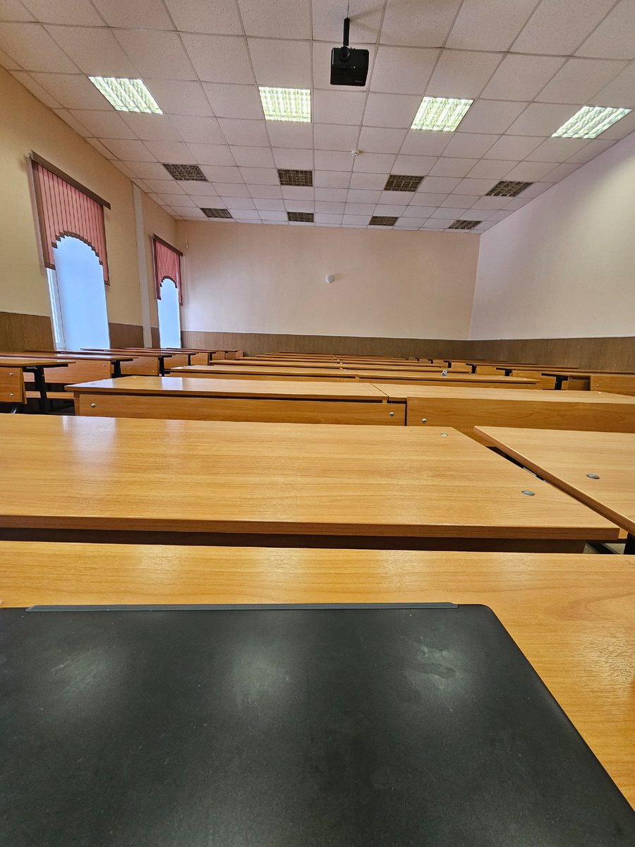 После лекции. Устала.