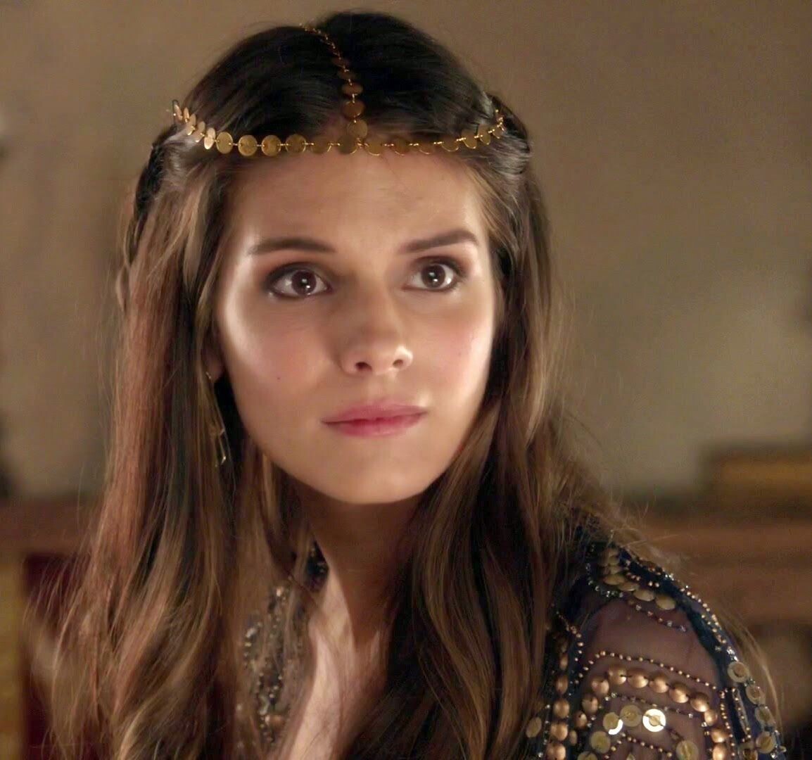 Нурмелек очнулась в чужой комнате