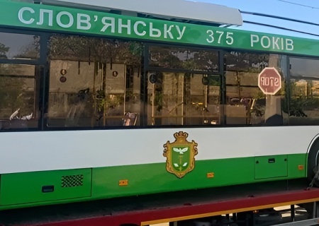    Славянск готовят к сдаче, из города вывозят троллейбусы