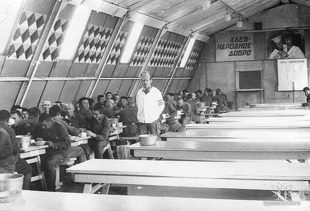 Солдатская столовая...