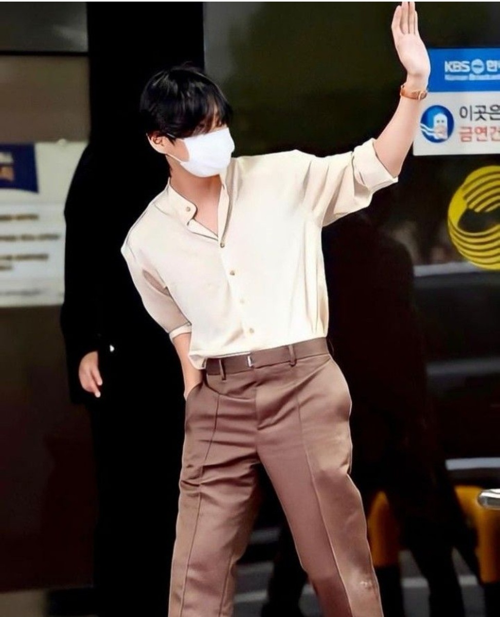 Туловище Тэхёна - гармоничный монолит! 