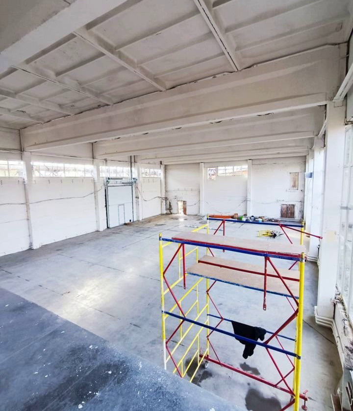 Покраска стен и потолка в складе