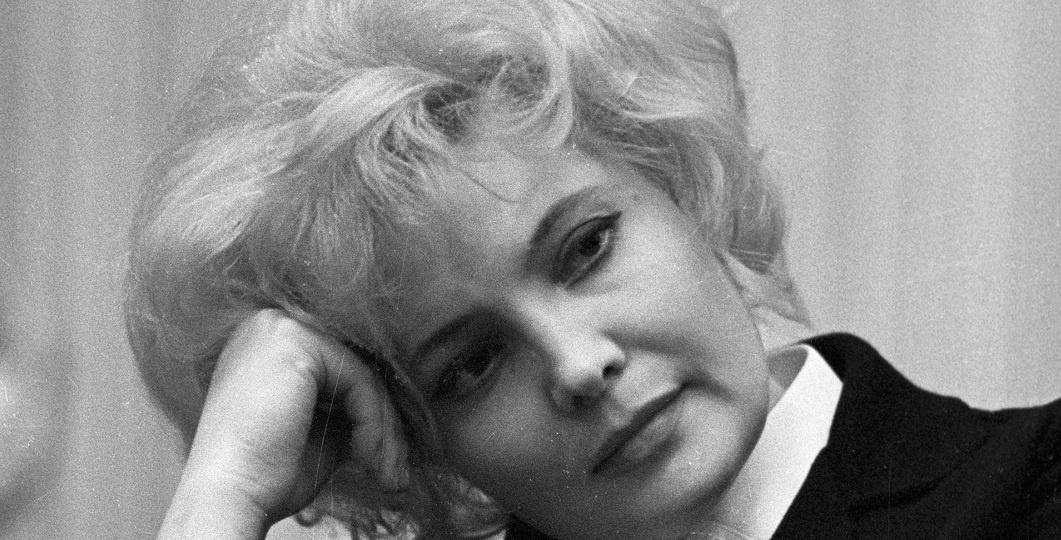 Ей 88, она пережила Ефремова, Кехмана и моду на Бузову — Татьяна Доронина всё ещё рулит МХАТом