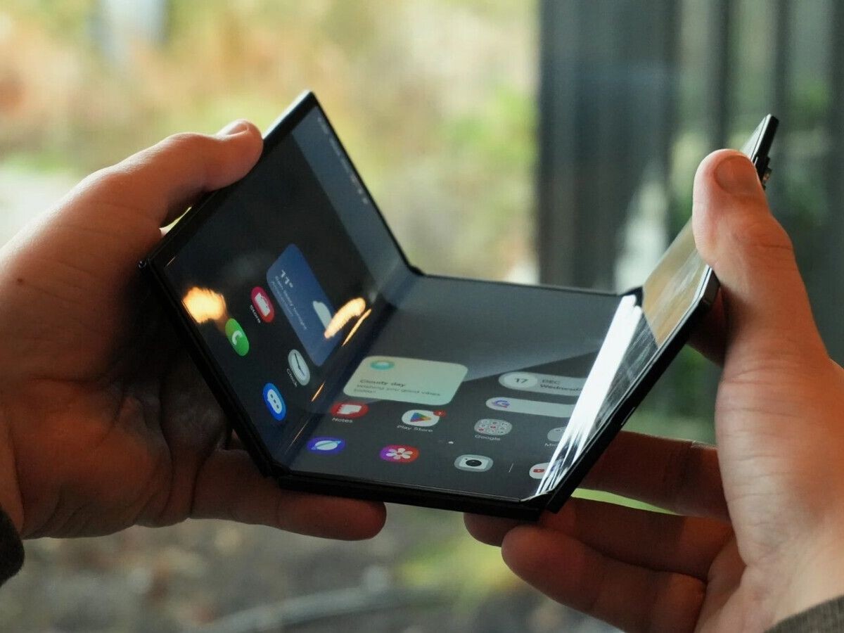    Энтузиаст увеличил ёмкость АКБ складного Galaxy Z TriFold до 9600 мАч [ВИДЕО]
