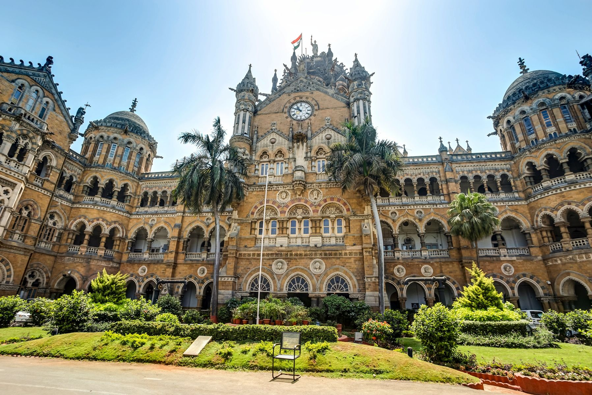 Chhatrapati Shivaji Terminus (Вокзал Чхатрапати Шиваджи) — 1887 — Mumbai, India