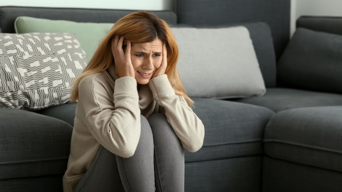 Когда человеку кажется, что от него ничего не зависит, тревога усиливается, а мышление постепенно скатывается в позицию беспомощности.  