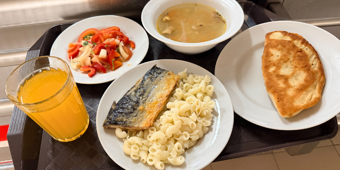 Сколько нужно зажать в кулачке, чтобы сытно пообедать, как дома у мамы, но в столовой «Белмедпрепараты»