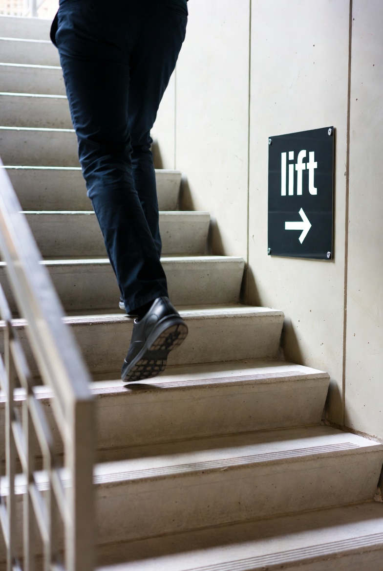 «Лестница — лучший бесплатный тренажёр. И он прямо у вас под носом».