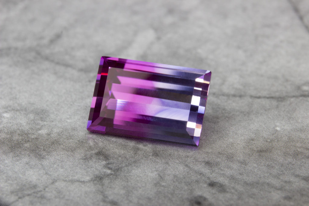 Цвета сапфира: какие оттенки встречаются в природе и какие считаются самыми ценными