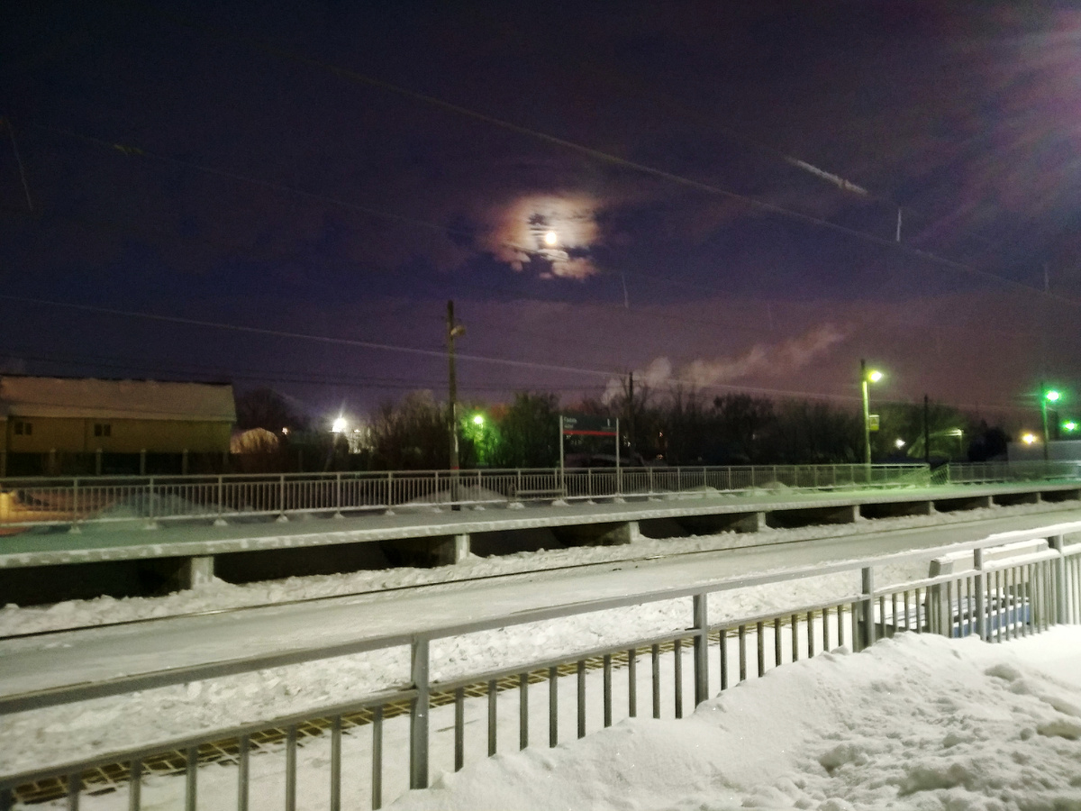 Луна под утро 1 из дней февраля 2026 г, фото автора