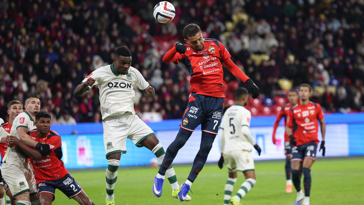    Полузащитник ЦСКА Матеус Алвес забивает третий гол в ворота «Краснодара».Александр Федоров