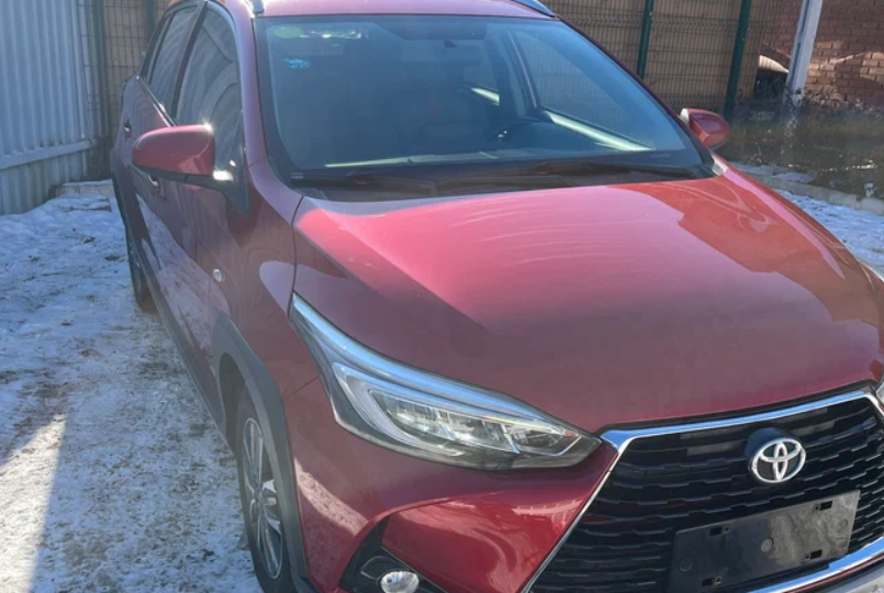 Думала, что берет почти новую мечту, а получила повод для сомнений. Честная история владения Toyota Yaris L 2021 года