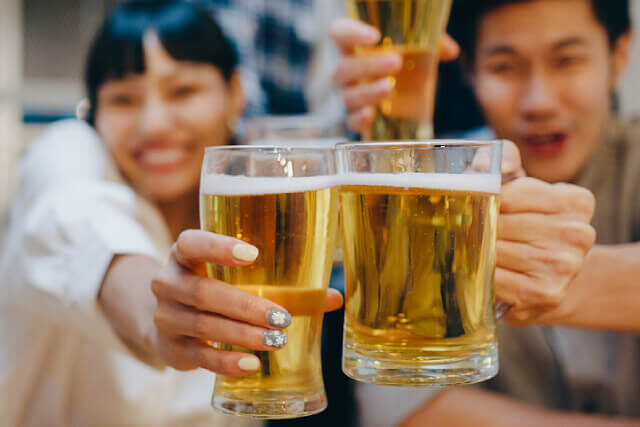 Корейцы выпивают. Источник: sejong.com.sg