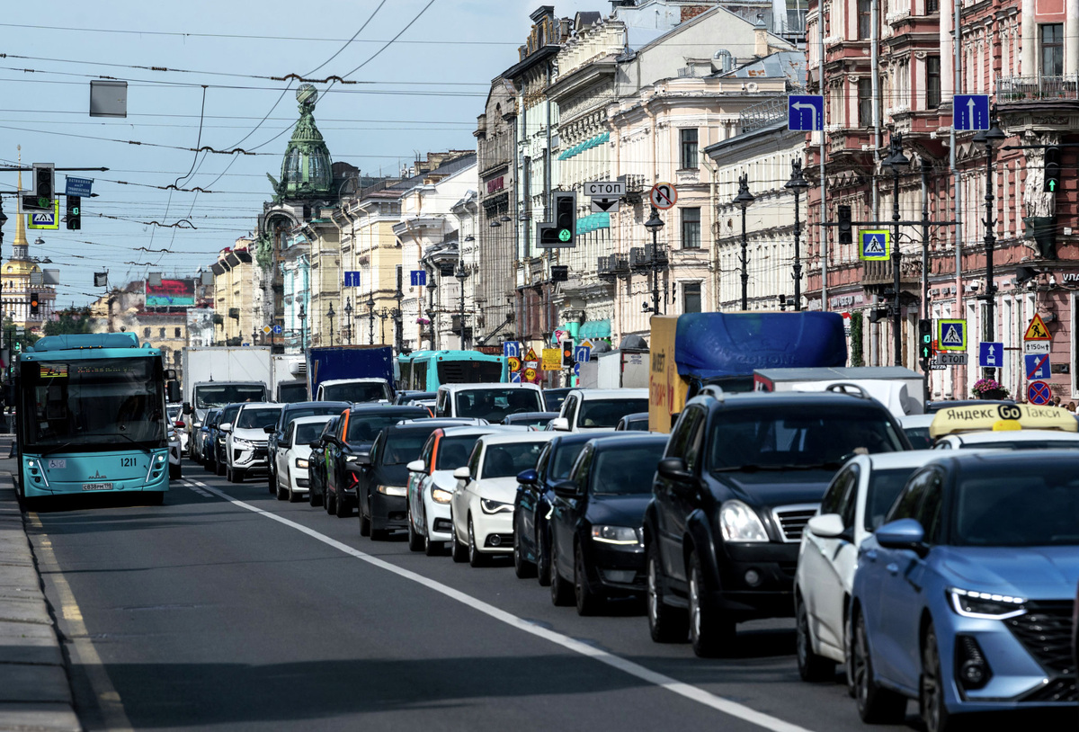    Санкт-Петербуг Невский проспект дорога пробка транспорт автобус РИА
