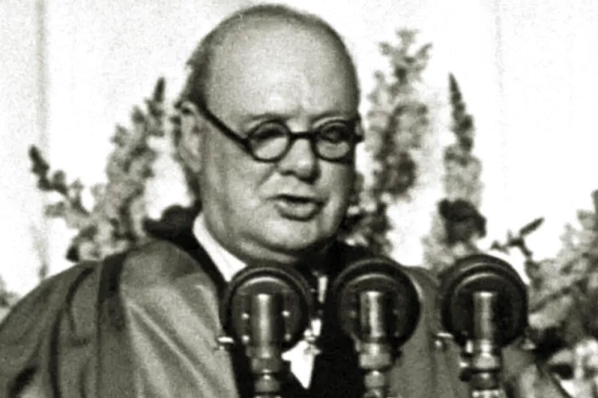    Черчилль произносит речь в Вестминстерском колледже Фултона. 5 марта 1946 год.