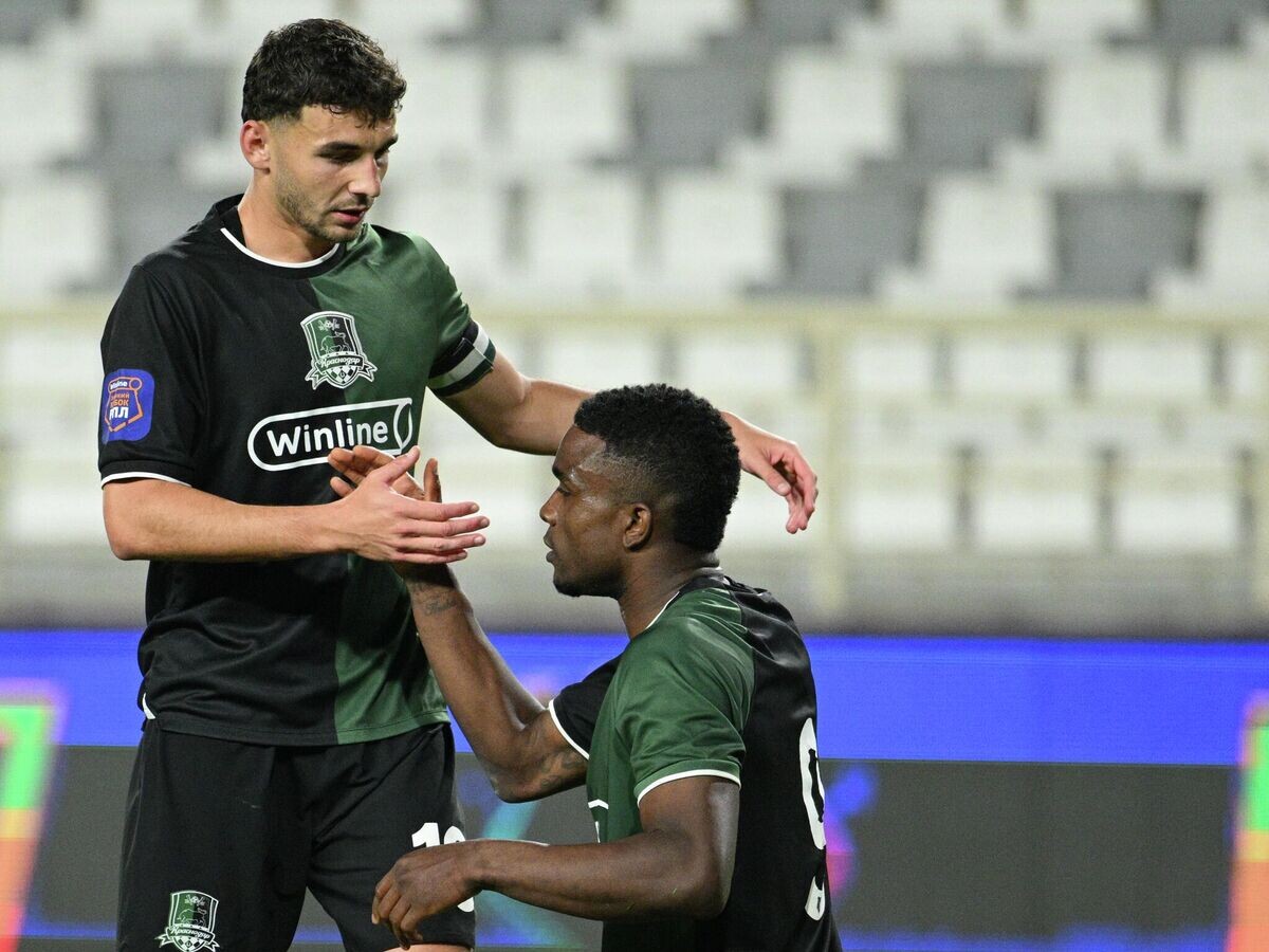    Эдуард Сперцян и Джон Кордоба | © РИА Новости / Рамиль Ситдиков