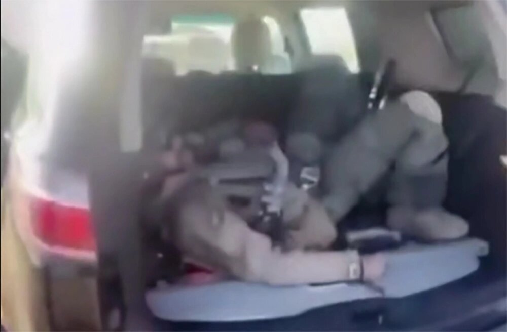    Сбитый лётчик США в багажнике автомобиля. Фото: соцсети