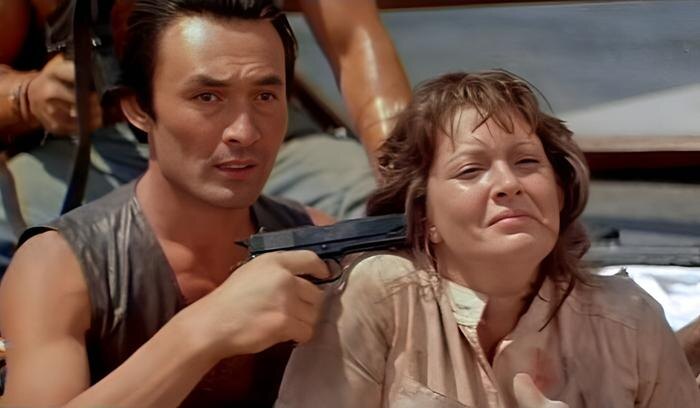 Талгата Нигматулина прославила роль пирата Салеха. Фото © Кадр из фильма «Пираты ХХ века», режиссёр Борис Дуров, сценаристы Борис Дуров, Станислав Говорухин / Kino-teatratomic:embed 0
