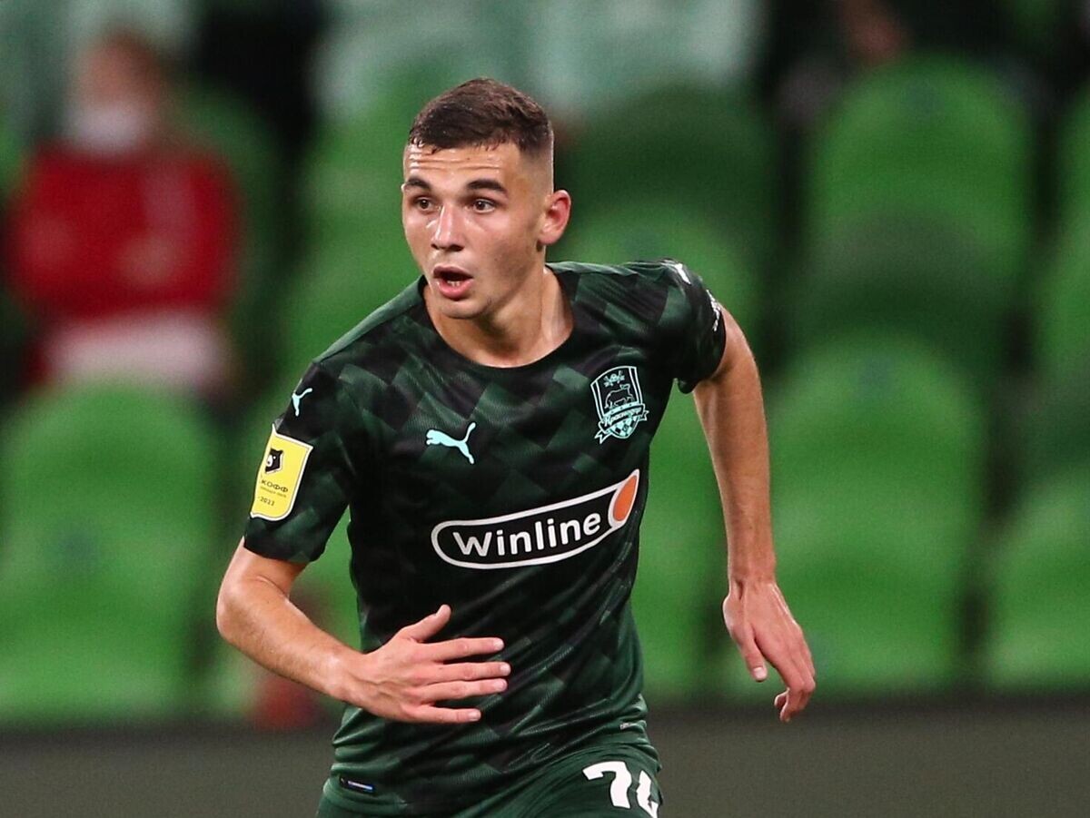    Игрок ФК "Краснодар" Эдуард Сперцян в матче 9-го тура чемпионата России по футболу среди клубов Премьер-лиги между ФК "Краснодар" (Краснодар) и ФК "Сочи" (Сочи). | © РИА Новости / Виталий Тимкив