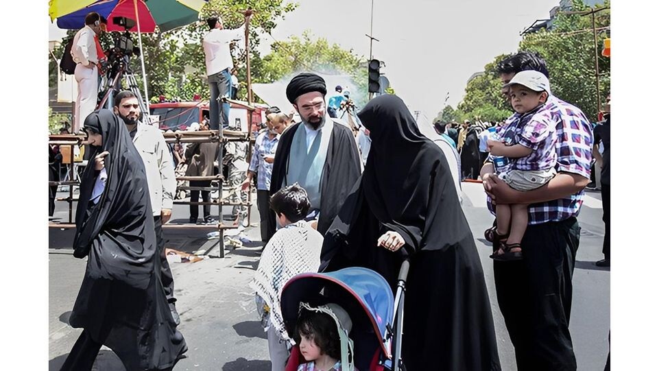    Моджтаба Хаменеи с женой и детьми. Rajanews / Википедия