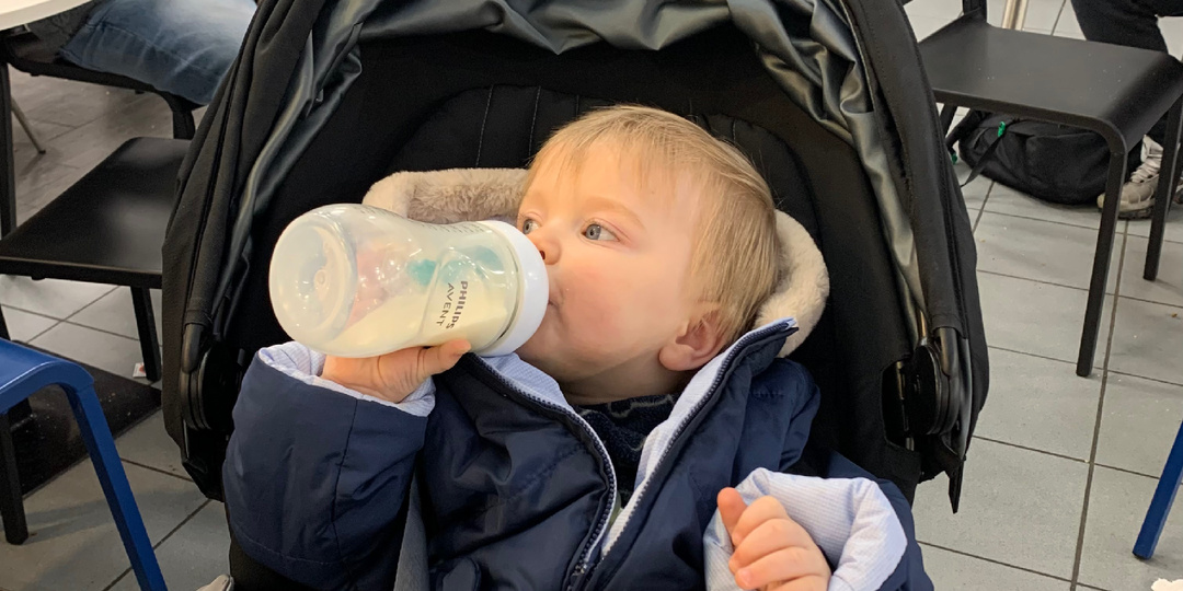 Синьора вынула пустышку изо рта моего сына, и потрепала его по щеке. До сих пор не знаю, как на такое реагировать