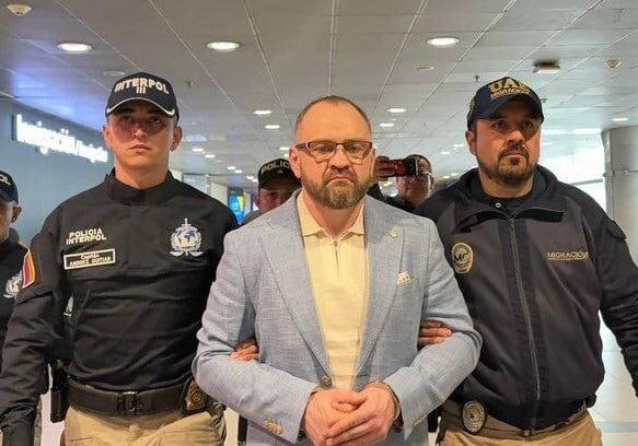     / Источник: Социальные сети