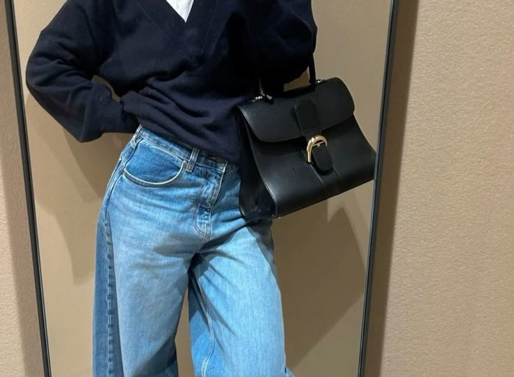 Новая база 2026: брюки, джинсы, трикотаж и сумки, которые действительно делают образ современным (продолжение)