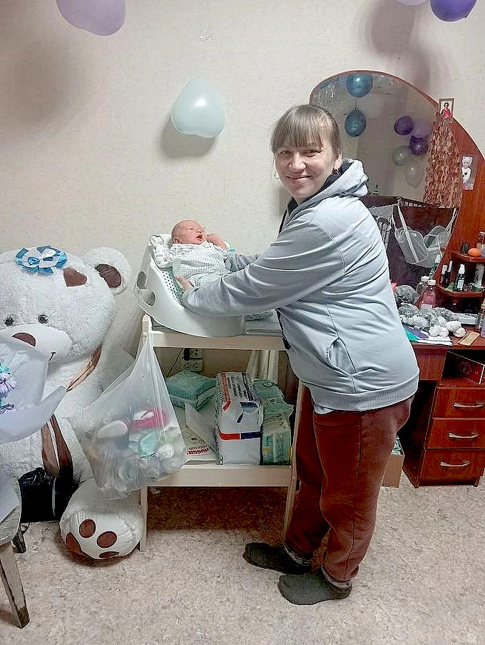 Екатерина Степанова с младенцем