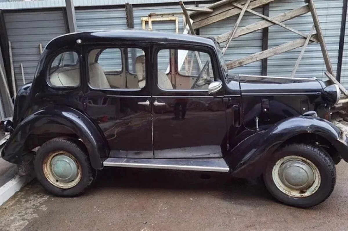    В Новосибирске продают редкий британский ретромобиль за 1,5 млн рублей