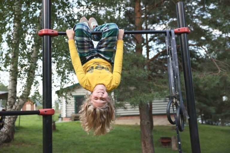    Иллюстрация к материалу: Как вырастить счастливую и успешную девочку: советы психолога