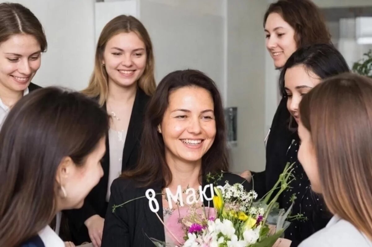    От женщины к женщине.