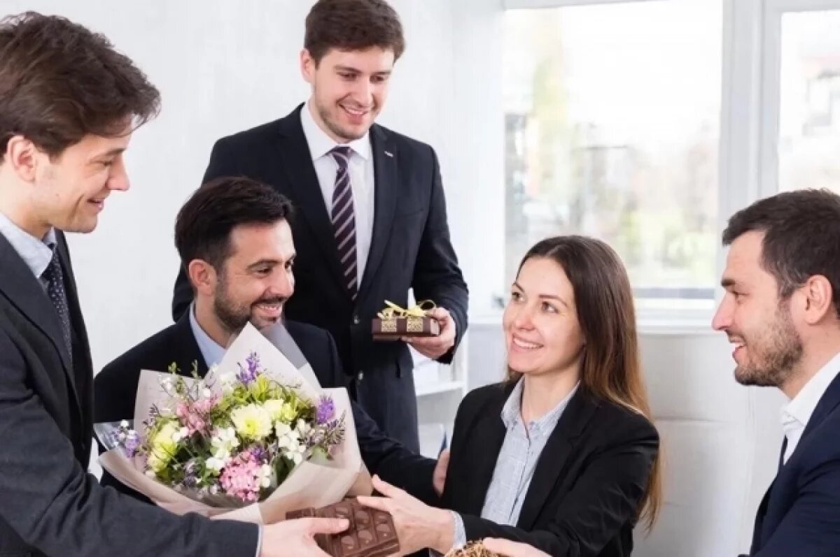    Милые дамы!