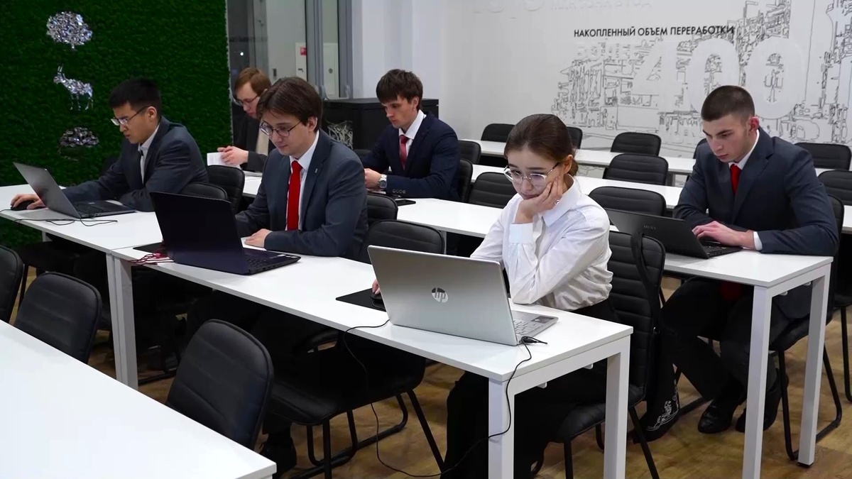    Студенты из Югры прошли отбор олимпиады «Я - профессионал»