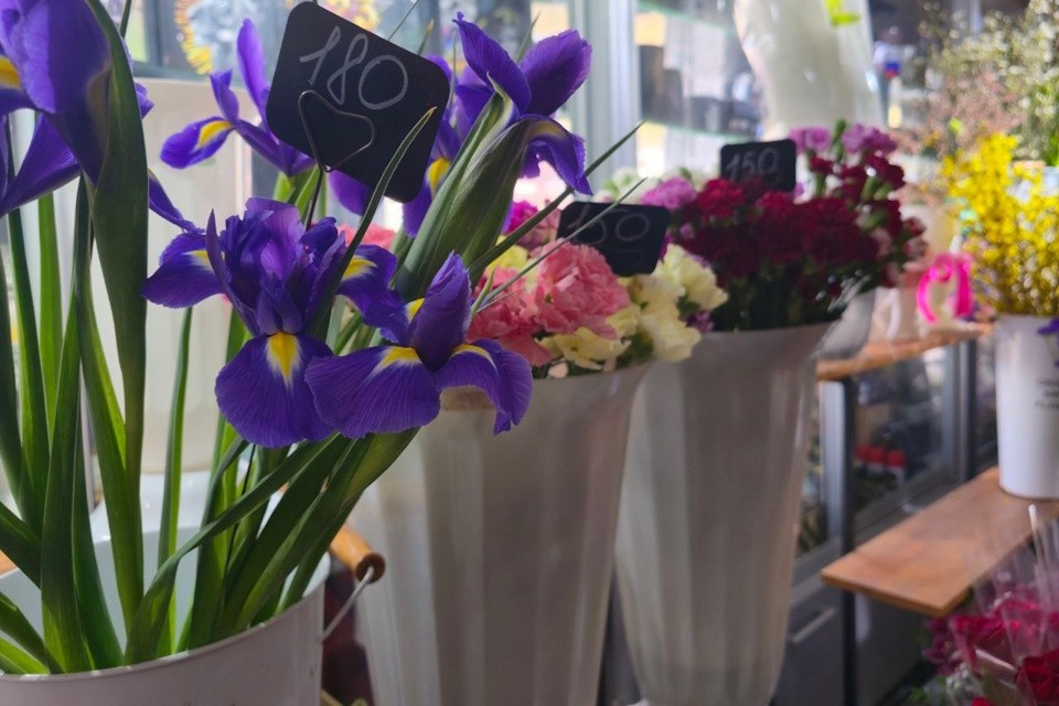    Цветочные магазины уже готовы к наплыву покупателей Фото: минпромторг ХО