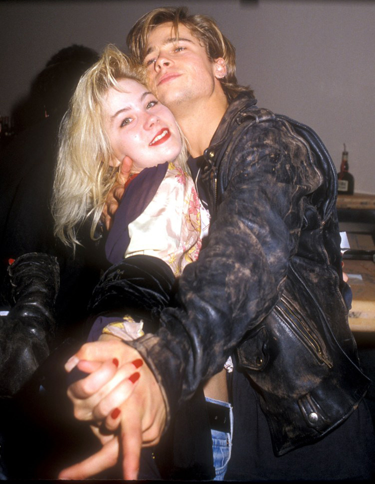    Кристина Эпплгейт и Брэд Питт в 80-еСоцсети