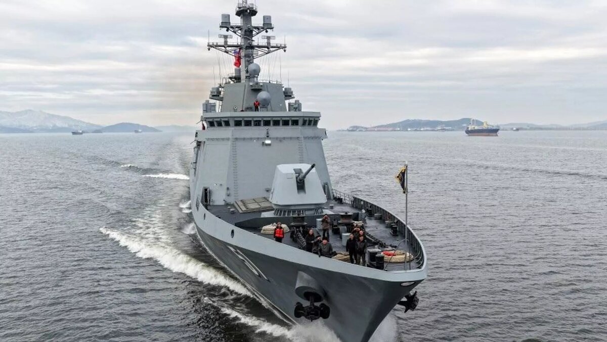 Корейский миноносец "Чвэ Рён" © Photo : Центральное телеграфное агентство Кореи (ЦТАК)