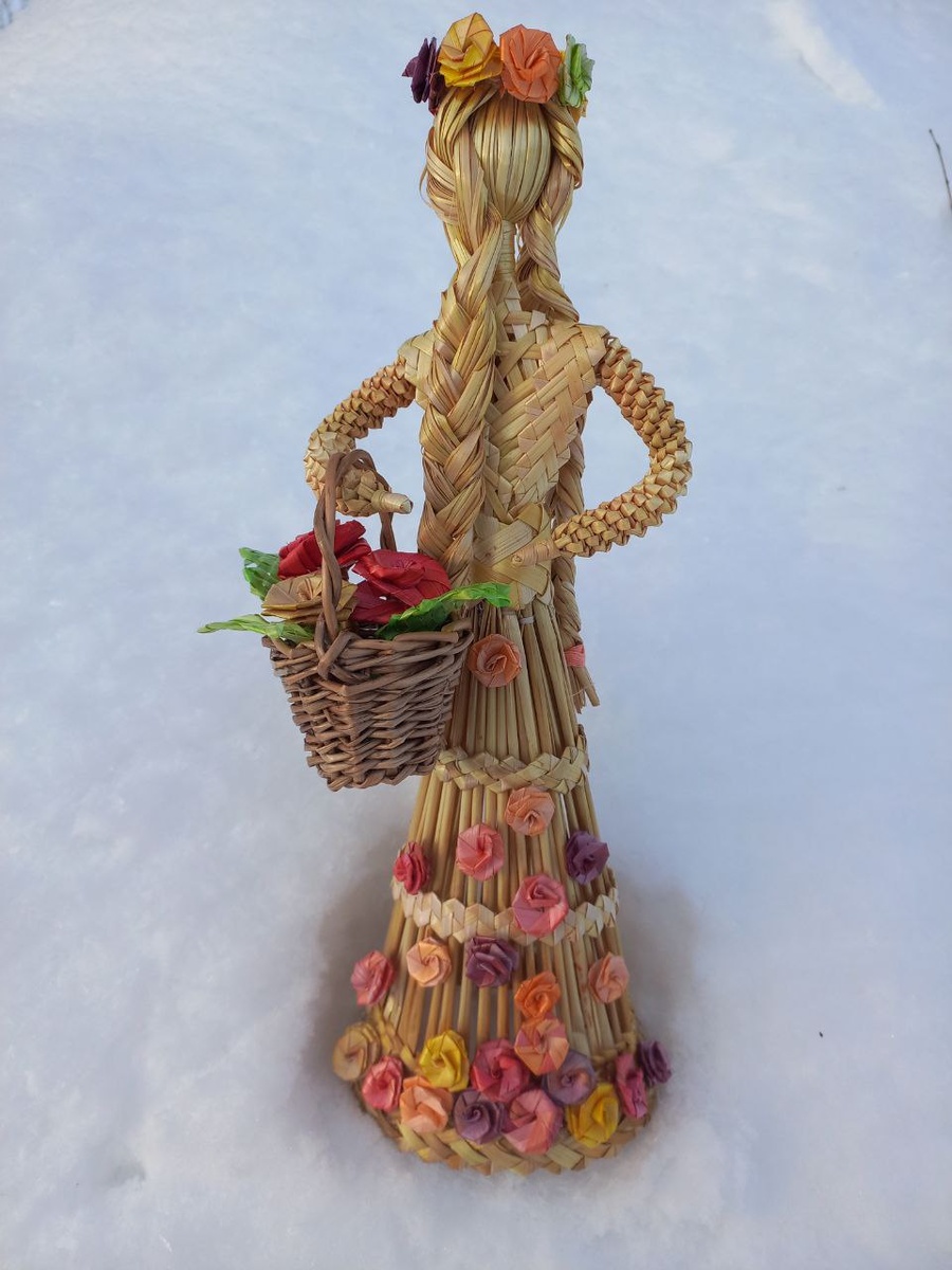 Рекламируется  красивое плетёное изделие из соломки, под названием "Берегиня", очень нравится верующим христианам.