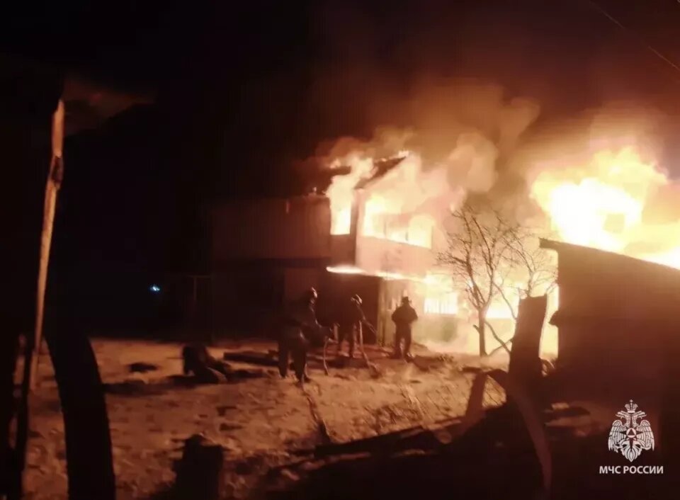   Крупный пожар с пострадавшими в селе Шебалино. Источник: ГУ МЧС России по Республике Алтай