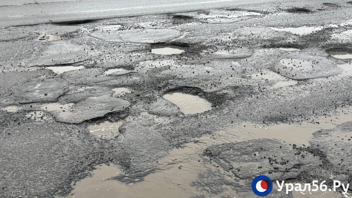    Ямочный ремонт моста через Урал на Донгузской в Оренбурге продержался всего неделю